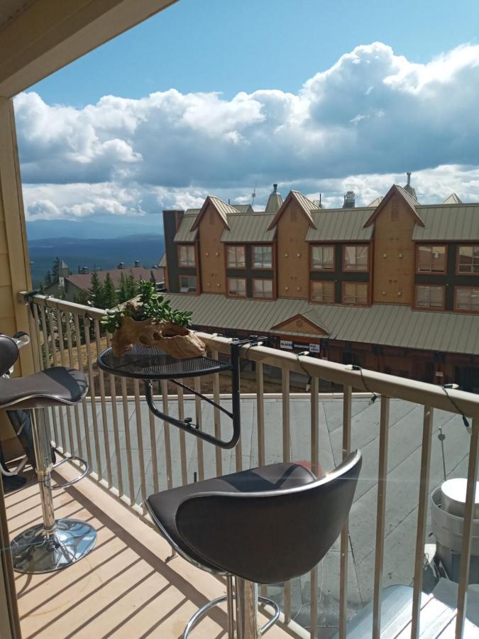 Village Center 2 Bedroom Condo Big White Ski Resort Exterior photo