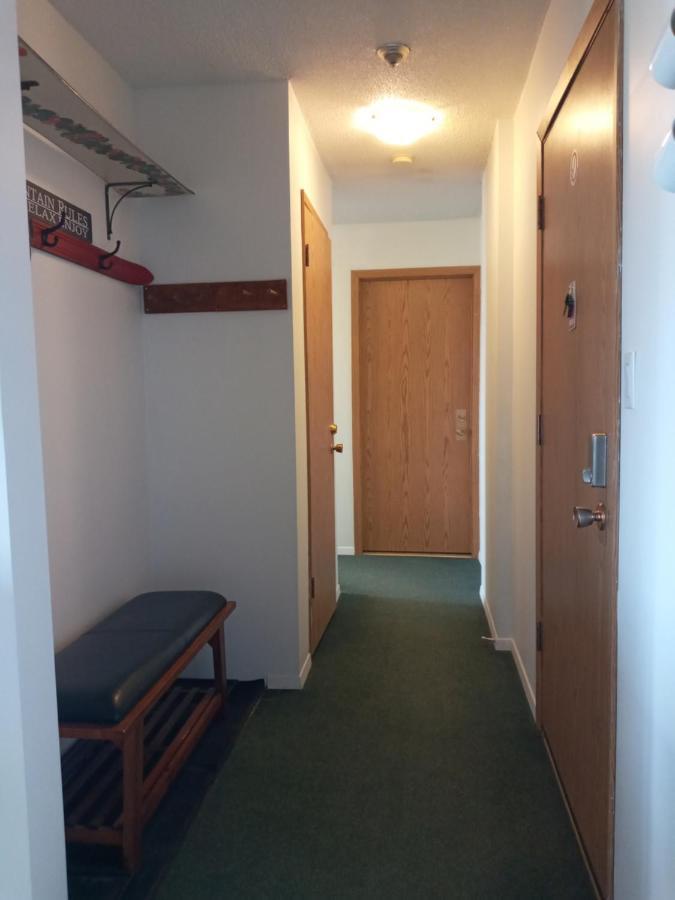 Village Center 2 Bedroom Condo Big White Ski Resort Exterior photo